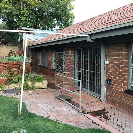 Juds@23 Apartment Bloemfontein Ngoại thất bức ảnh