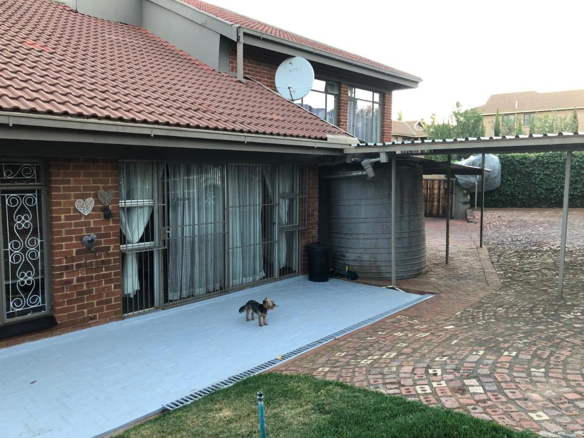Juds@23 Apartment Bloemfontein Ngoại thất bức ảnh